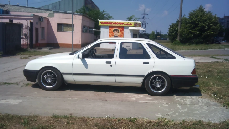 Ford Sierra 2.0i Only Sky Limit 3