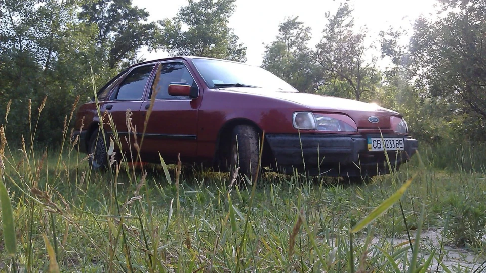 Ford Sierra 2.0i 4