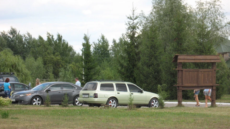 Ford Sierra 2.0iSOHCツSaraйяGreenGhia 4
