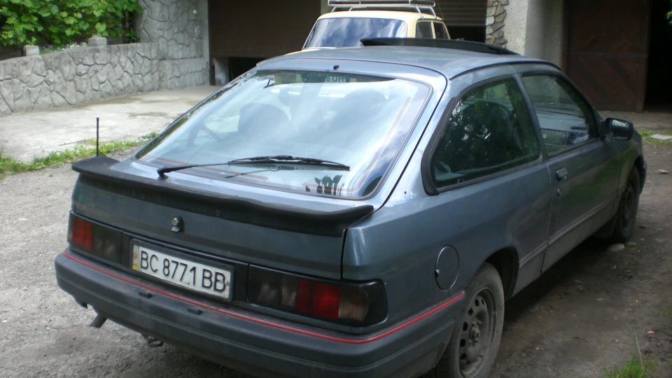 Ford Sierra 2.0онс інжектор 2