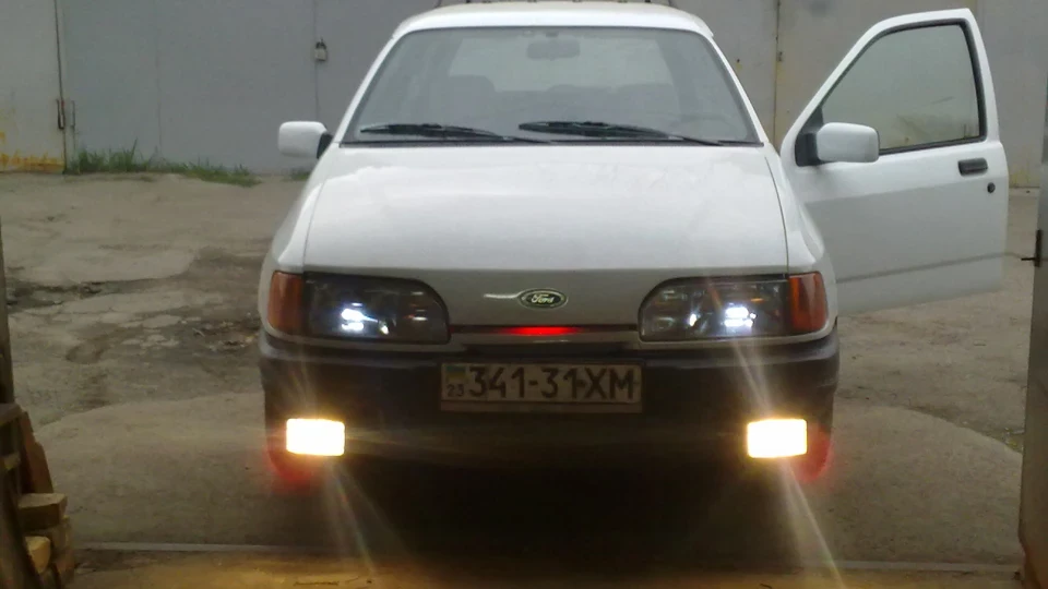 Ford Sierra 2.3 Diezel Білий танк