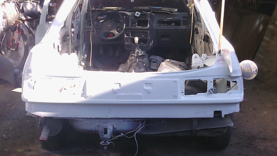 Ford Sierra Білий 2 л DOHC 2