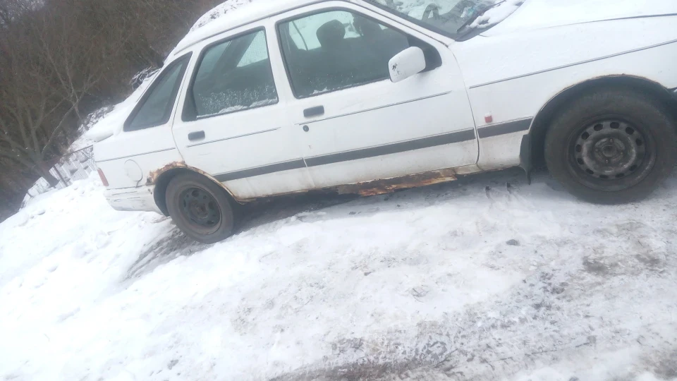Ford Sierra Білий нежданчик
