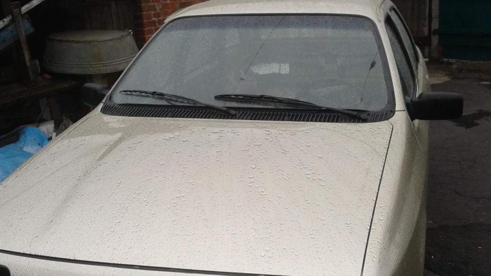 Ford Sierra бежевий металік 2