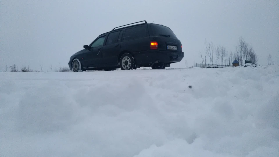 Ford Sierra Black Wagon 2.0 3