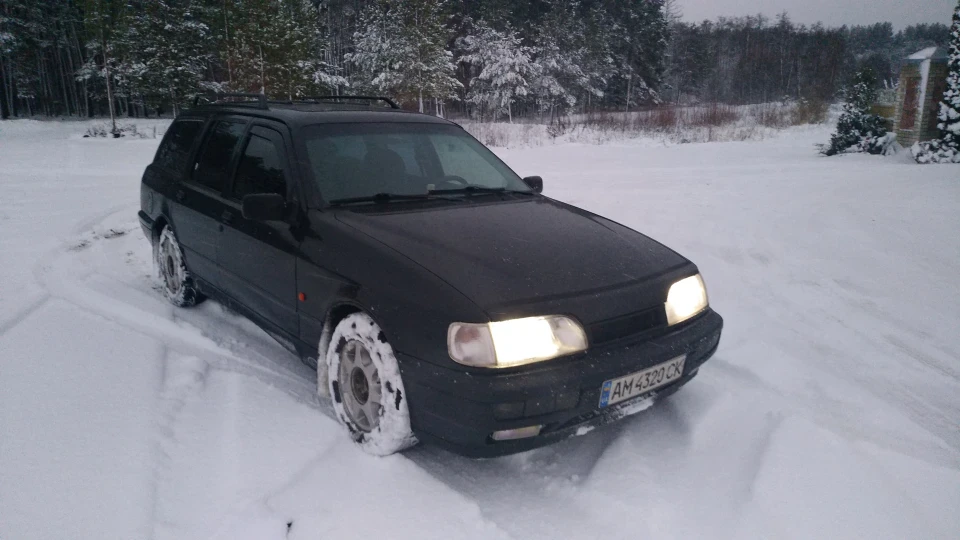 Ford Sierra Black Wagon 2.0 4