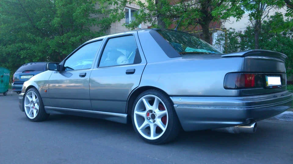 Ford Sierra GRAY METALLIC 4