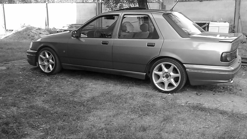 Ford Sierra GRAY METALLIC 5