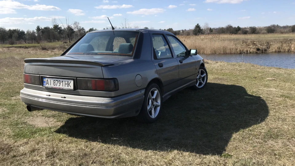 Ford Sierra GrayMetallic 2