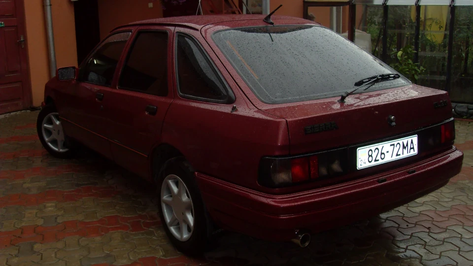 Ford Sierra Красний металик, 2,0OHc