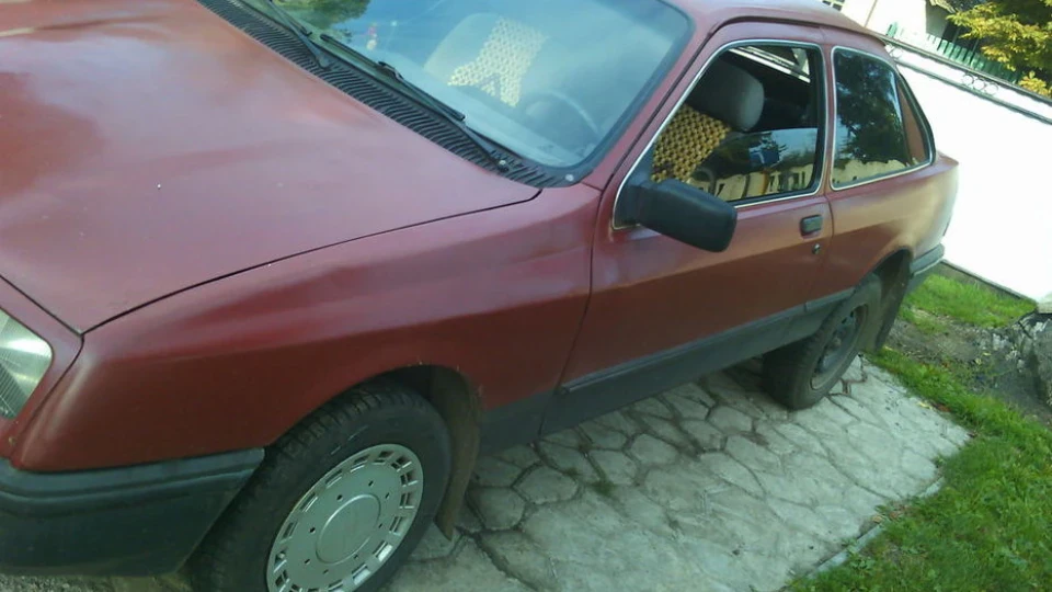 Ford Sierra Червоний дракон