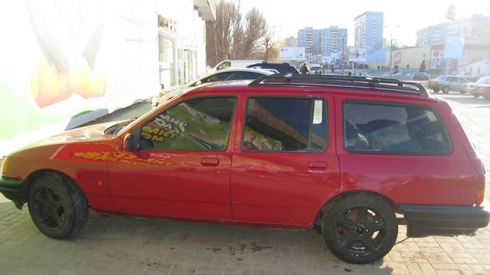 Ford Sierra Червоний вагончик 3