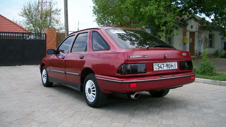 Ford Sierra Малятко