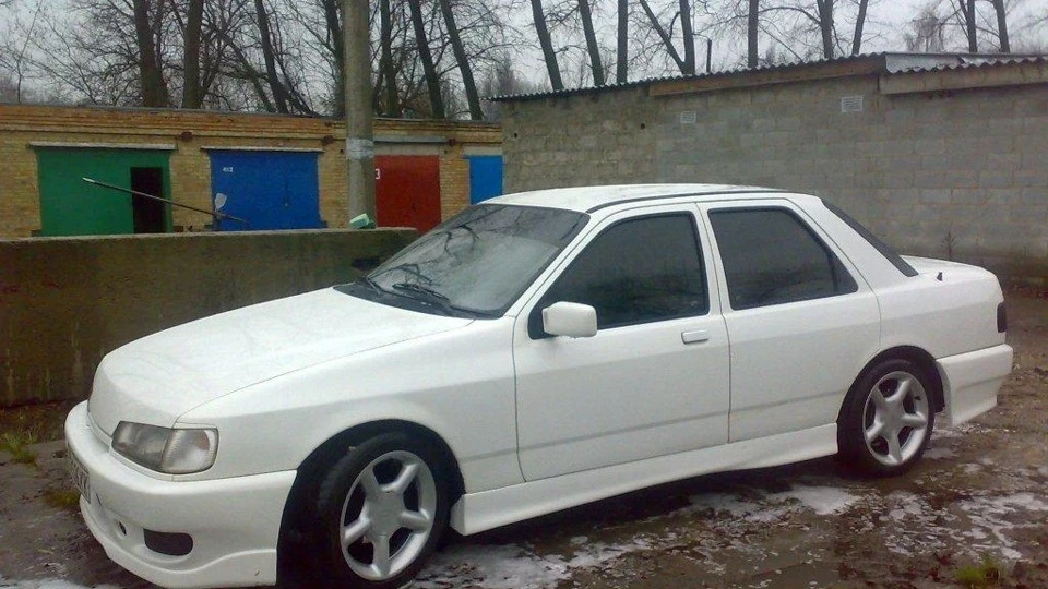 Ford Sierra Мystic White 5