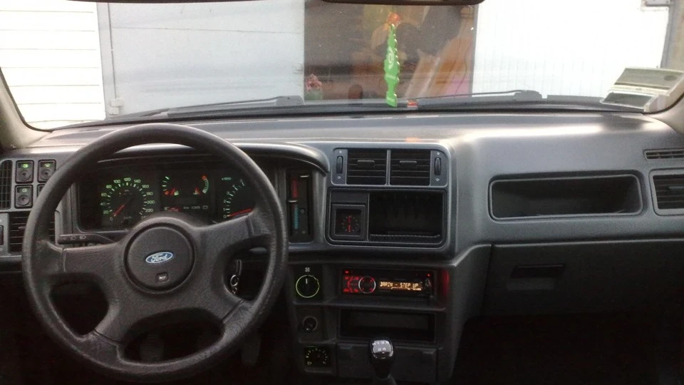 Ford Sierra OHC 2.0i 4