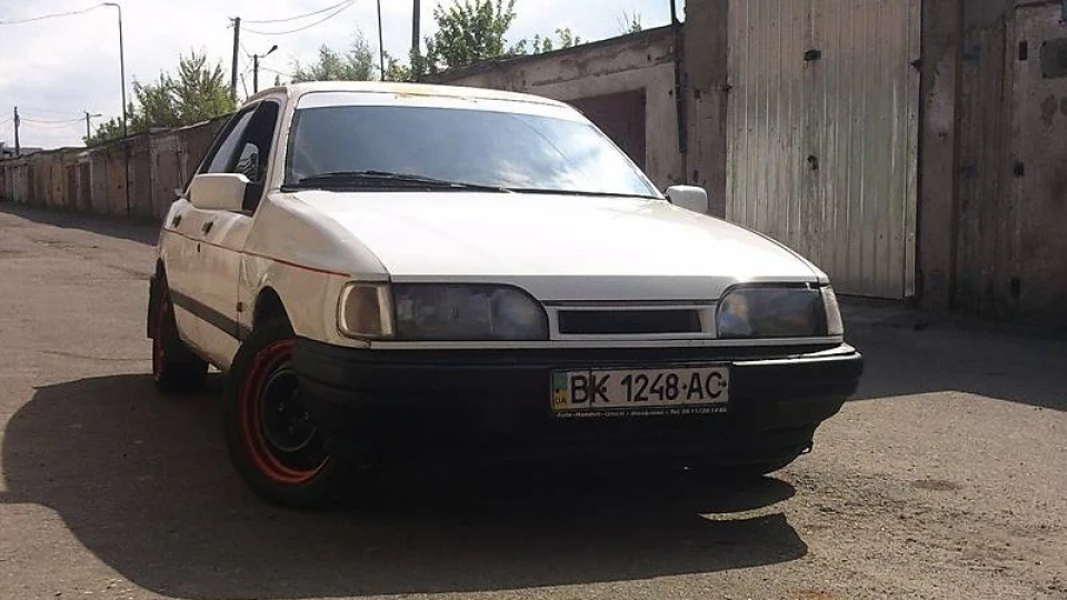 Ford Sierra ПрямоТочим на 15-их;-) 2