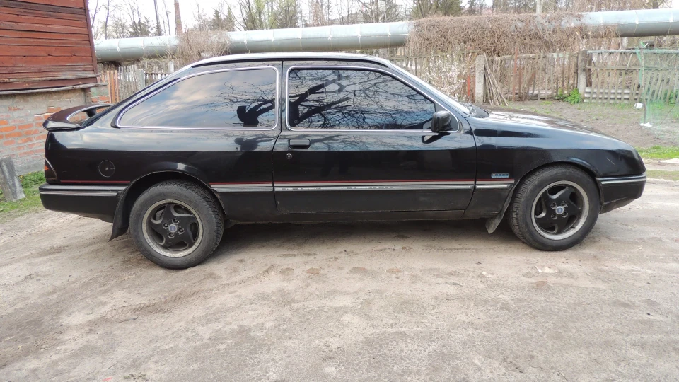 Ford Sierra Саронька 3