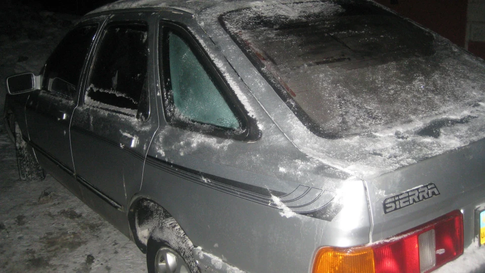 Ford Sierra Сріблястий,2.0 ОНС 3