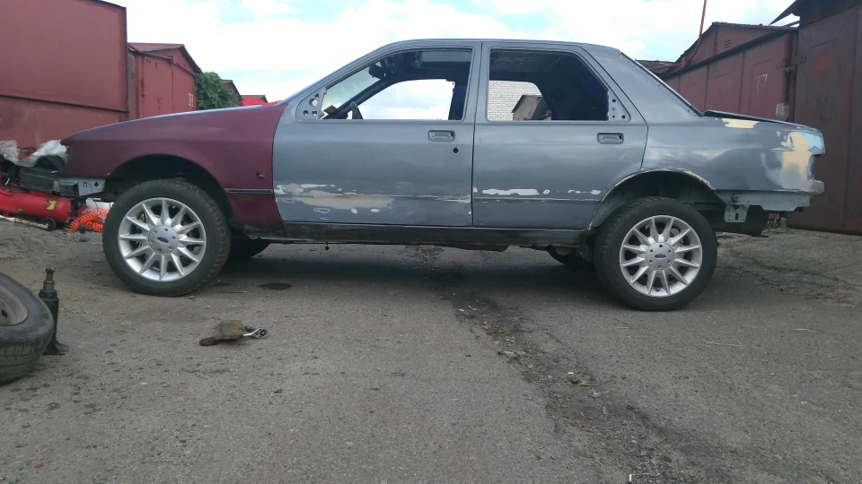 Ford Sierra Сірий Металик 2л ОХС