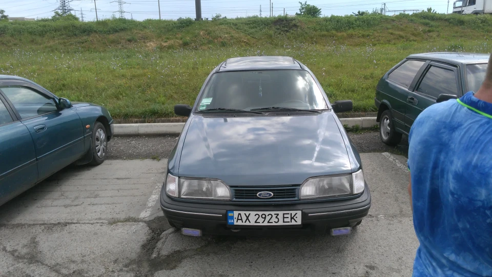 Ford Sierra Сірий Металик 2л ОХС 4