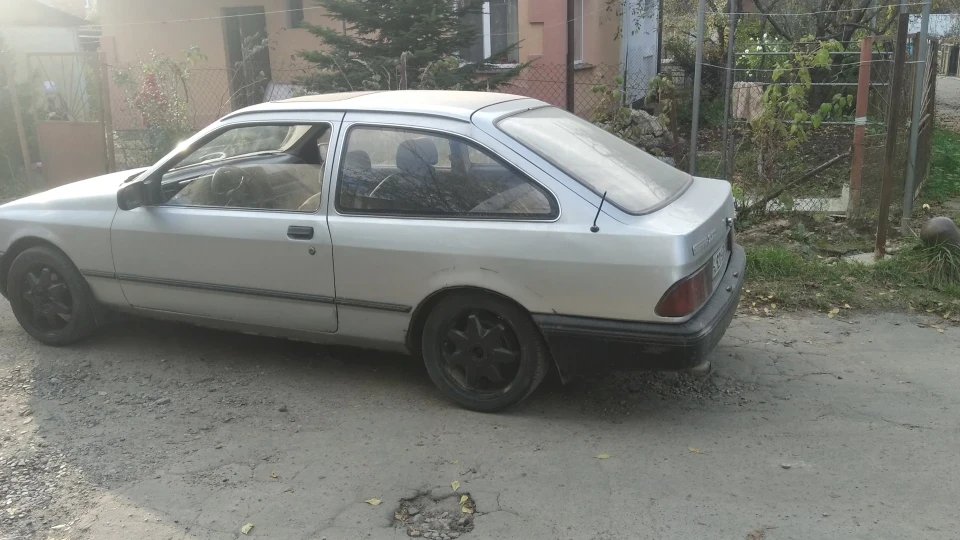 Ford Sierra Silver 2.0ohc
