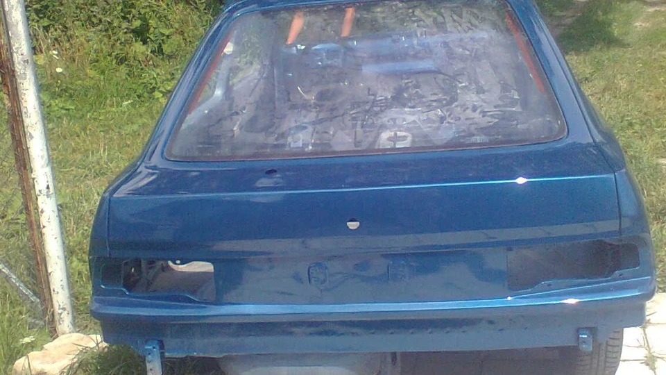Ford Sierra синій металік 2.0i EFI 3