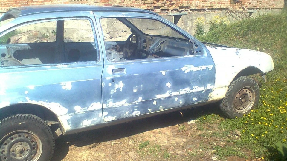 Ford Sierra синій металік 2.0i EFI 5