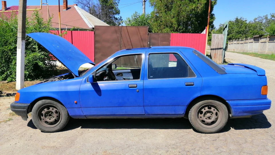 Ford Sierra Синій падець 2