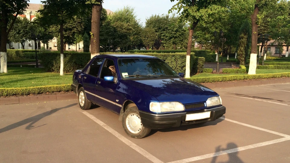 Ford Sierra Space Blue 4