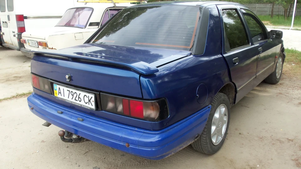 Ford Sierra Tasman Blaü 2.0 4