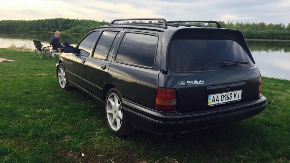 Ford Sierra Touring Crossover 3