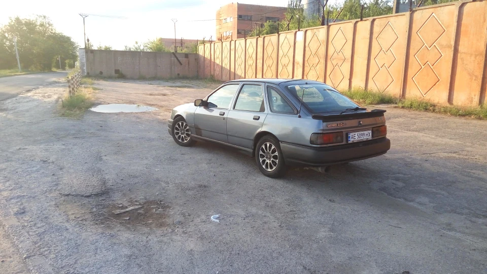 Ford Sierra USA: Dearborn, mi 3