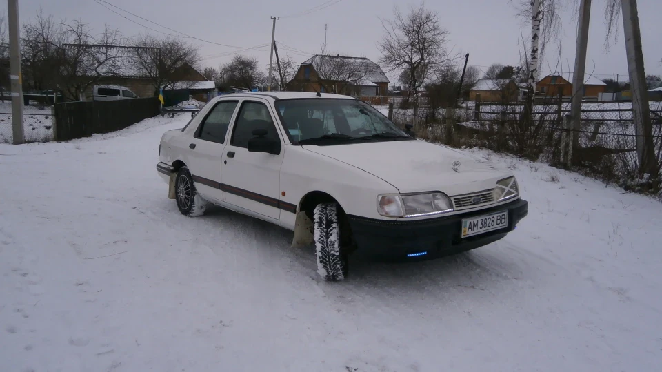 Ford Sierra white bully 4