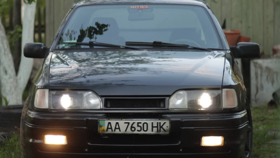 Ford Sierra XR4i, Slammed