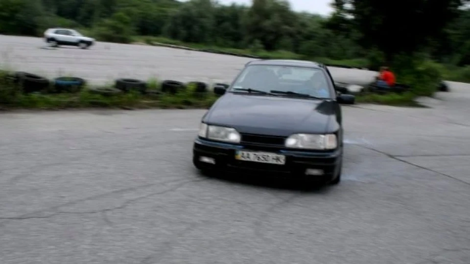 Ford Sierra XR4i, Slammed 5