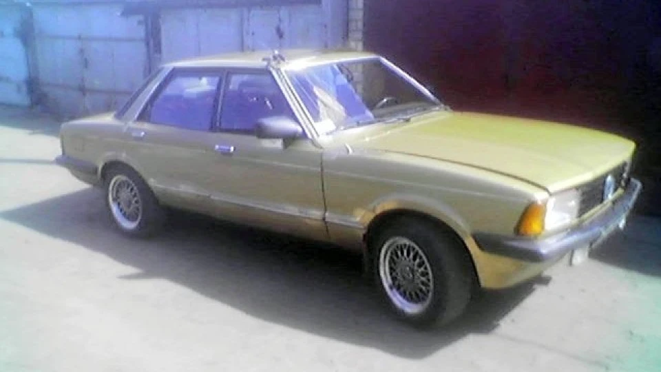 Ford Taunus 2.4 V6 4
