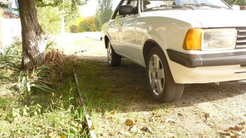 Ford Taunus Білий 1.6i 4