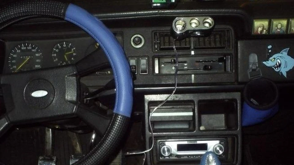 Ford Taunus перламутрово-берюзова 2