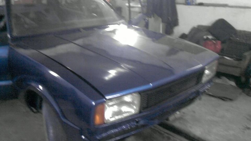 Ford Taunus синій металік V6 2.3L 3