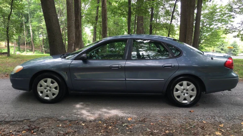 Ford Taurus 3