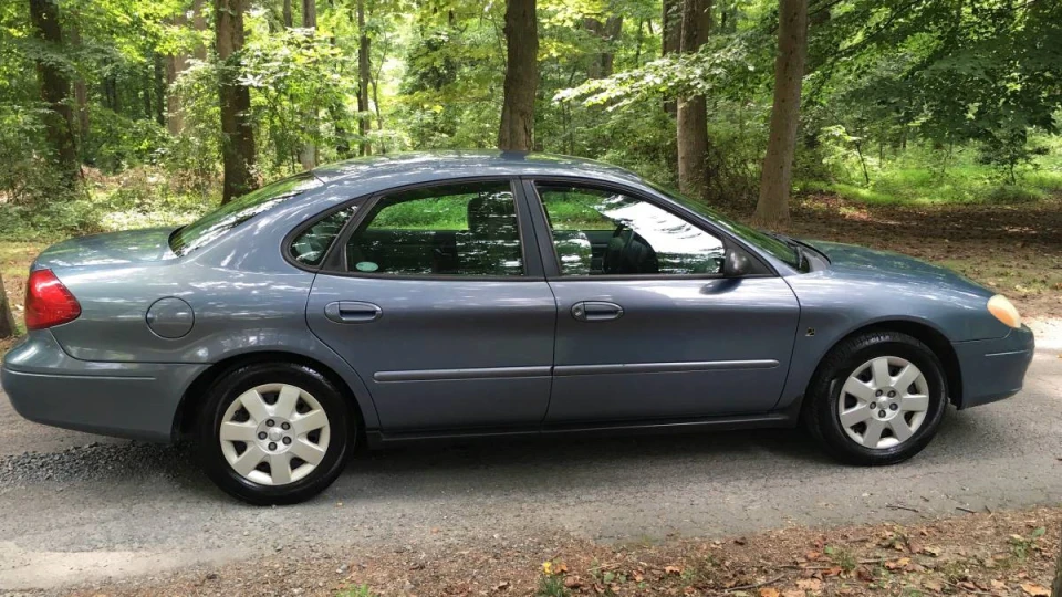 Ford Taurus 5
