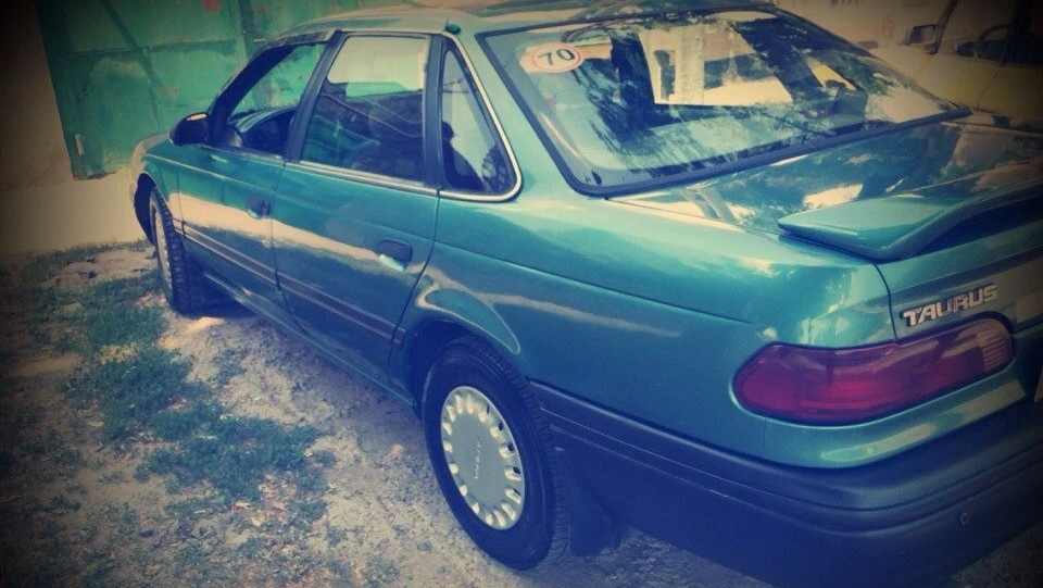 Ford Taurus 2