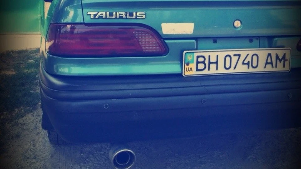 Ford Taurus 3