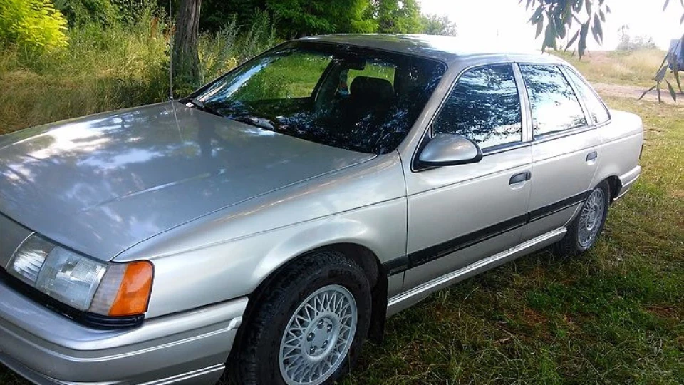 Ford Taurus 2