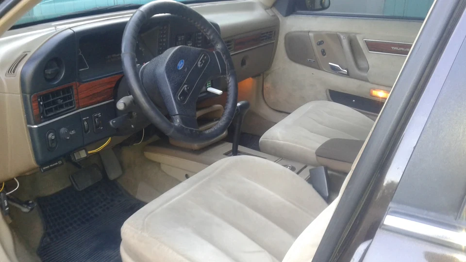 Ford Taurus 3.0 V6 4