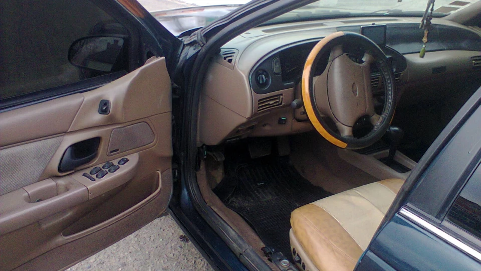Ford Taurus LX 4