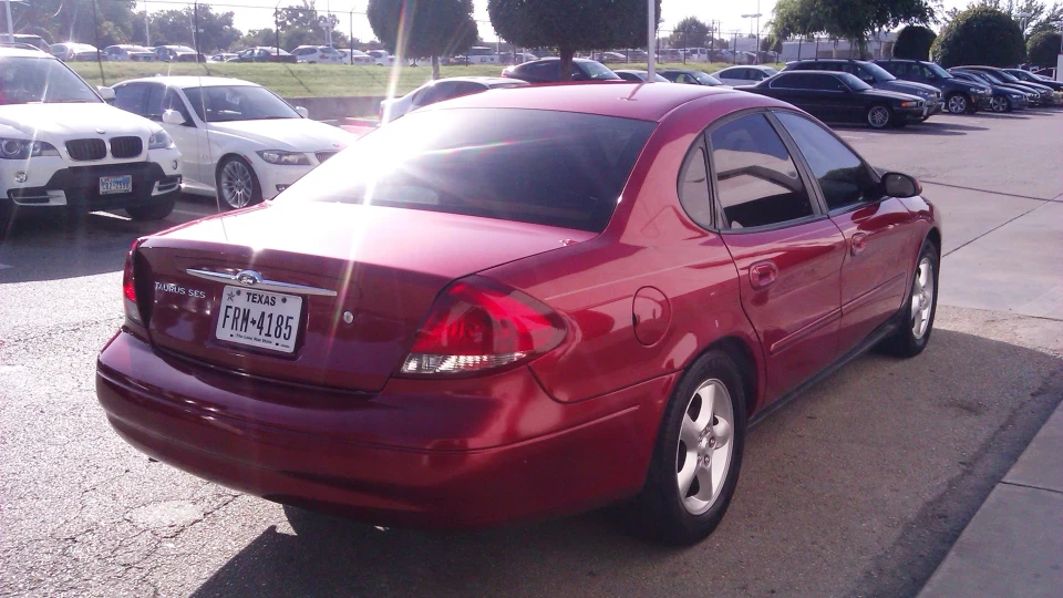 Ford Taurus SES 4