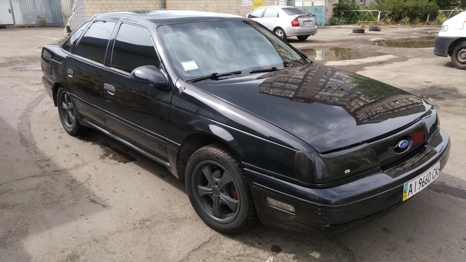 Ford Taurus SHO 4