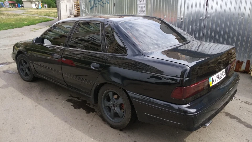 Ford Taurus SHO 5
