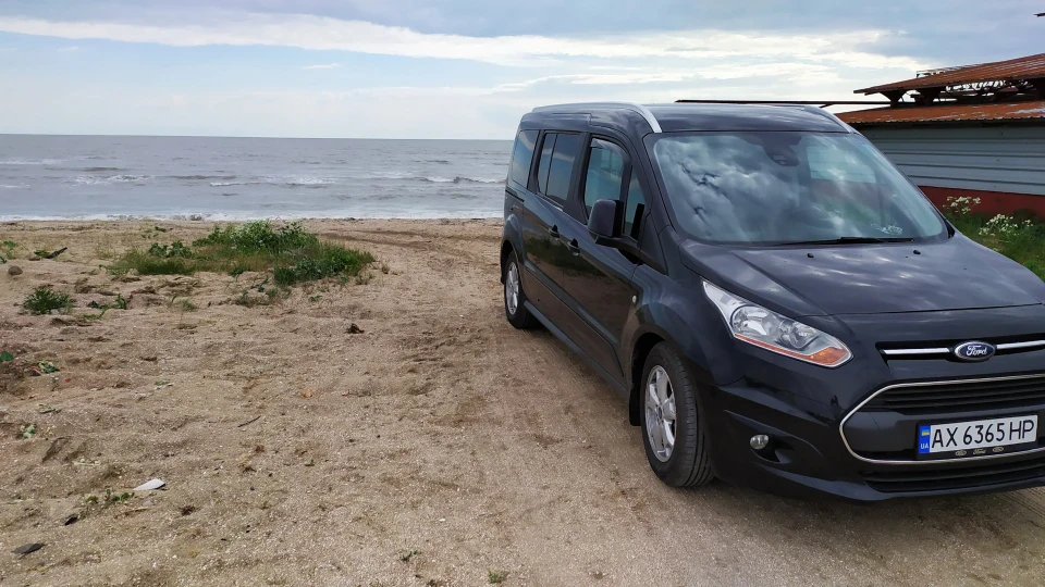 Ford Tourneo Connect Колір Чорна пантера 1.6т 2